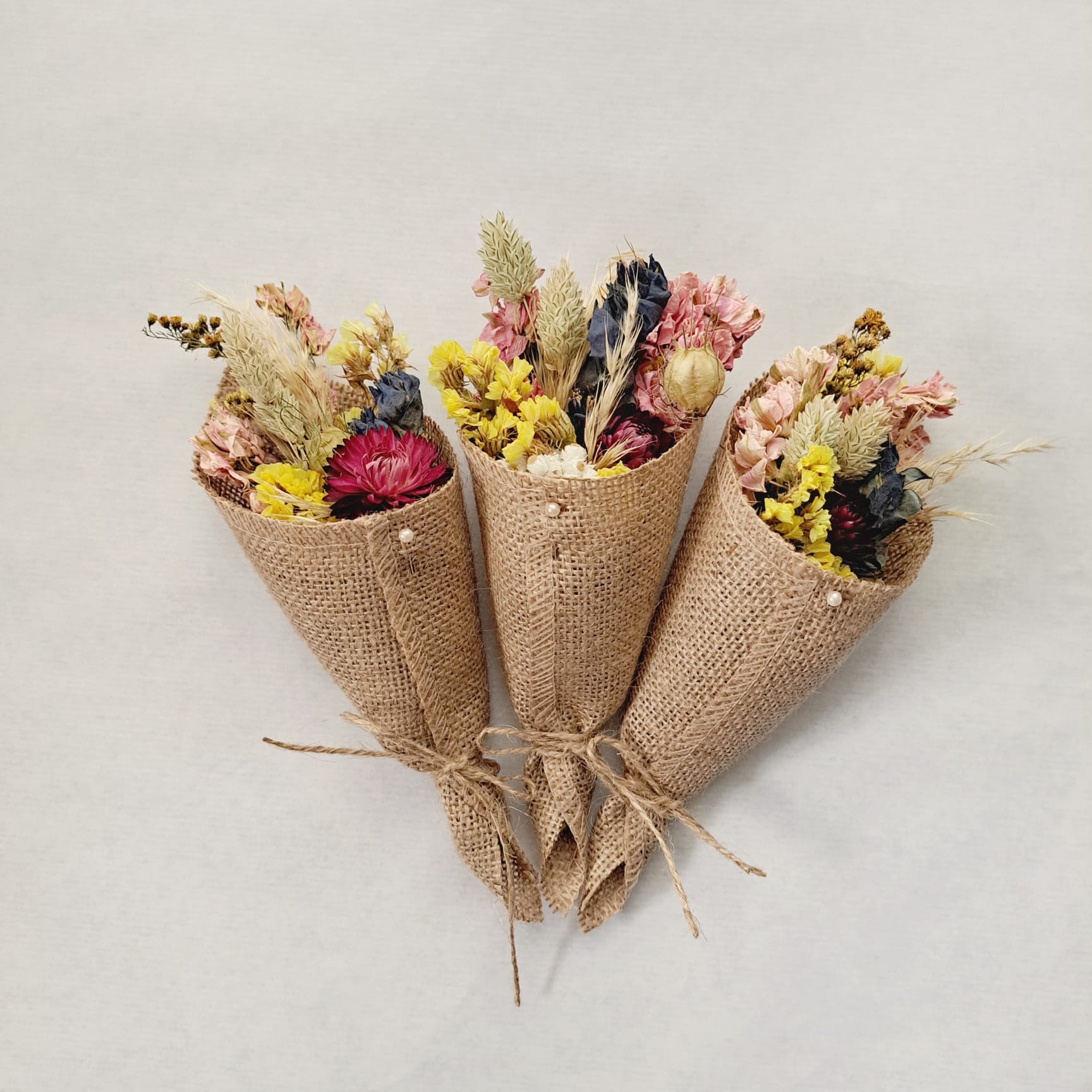 Hand-tied mini bouquet