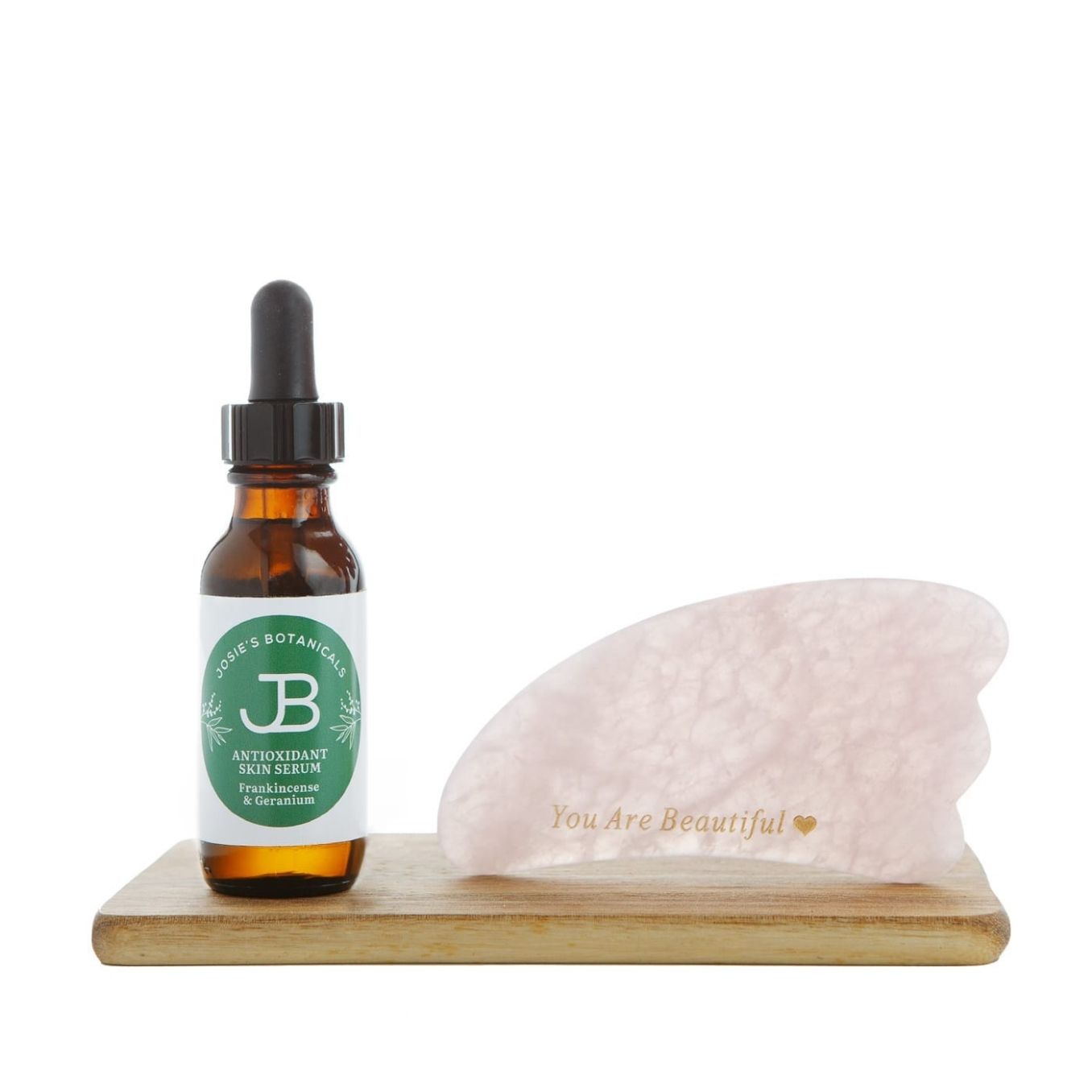 Serum and gua sha – skincare ritual